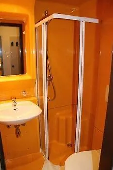 Boardinghouse Innsbruck Mitterweg 5 & 13 Hotel